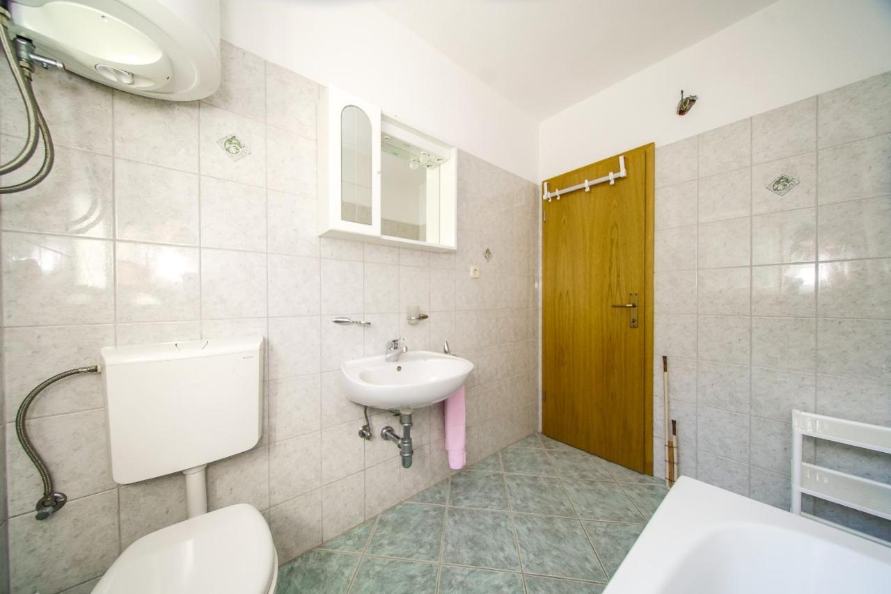 Apartments With A Parking Space Postira, Brac - 18472 Ngoại thất bức ảnh